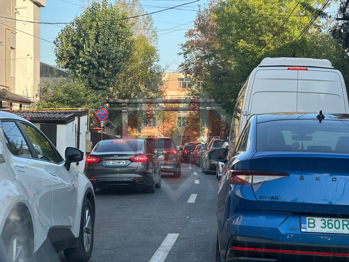 multumim,-mihai-chirica,-cel-mai-competent-primar!-iasul,-blocat-din-bucium-pana-in-frumoasa!-poitiers-si-stradutele-din-zona,-sufocate-de-trafic