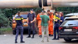 interventie-cbrn-la-o-scoala-din-iasi.-un-recipient-cu-dioxid-de-sulf-a-fost-gasit-in-curtea-unitatii,-langa-doua-pisici-moarte