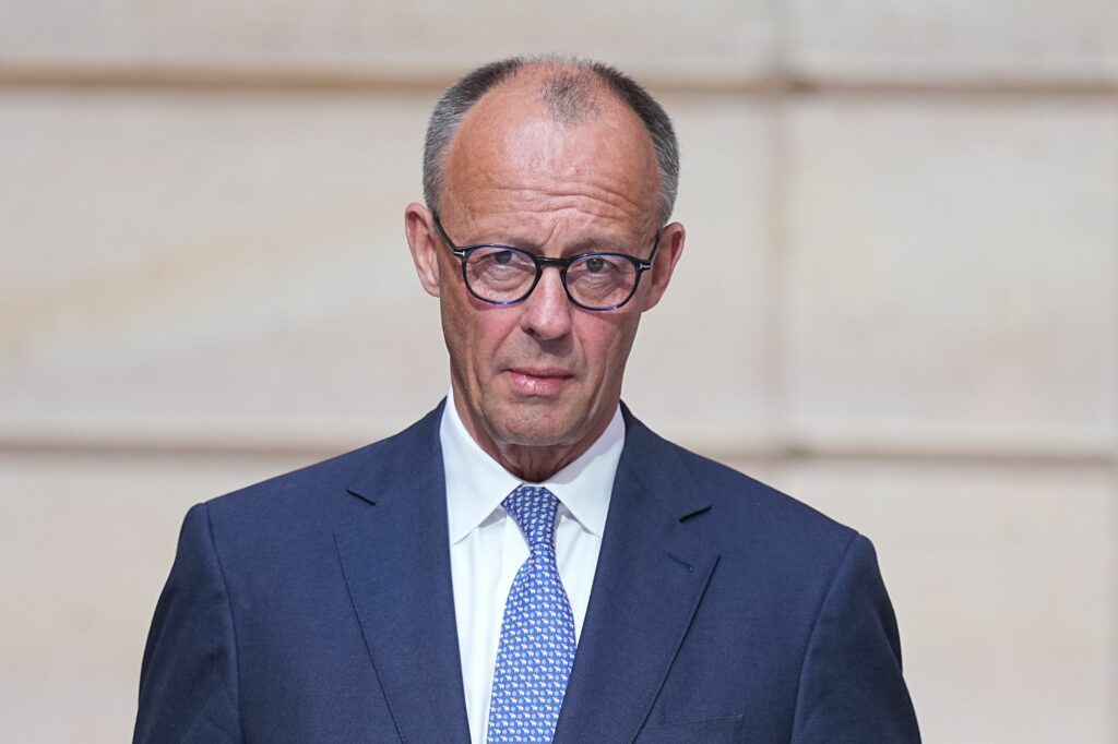 ziua-care-ii-poate-decide-soarta-cancelarului-merz.-germania-voteaza-din-nou,-iar-afd-si-stanga-radicala-ameninta-cdu-cu-o-noua-lovitura