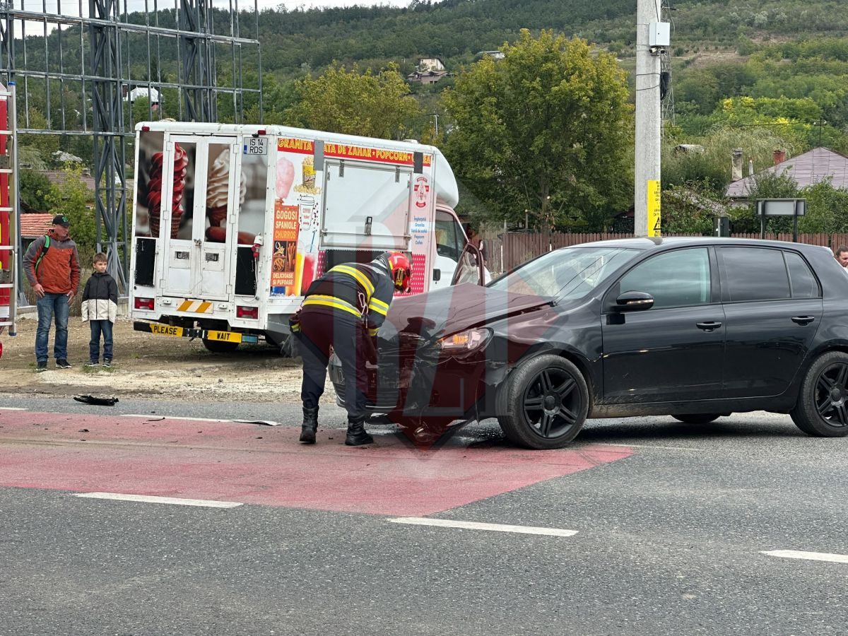 accident-intre-doua-autoturisme-in-carlig.-un-sofer-nu-a-acordat-prioritate