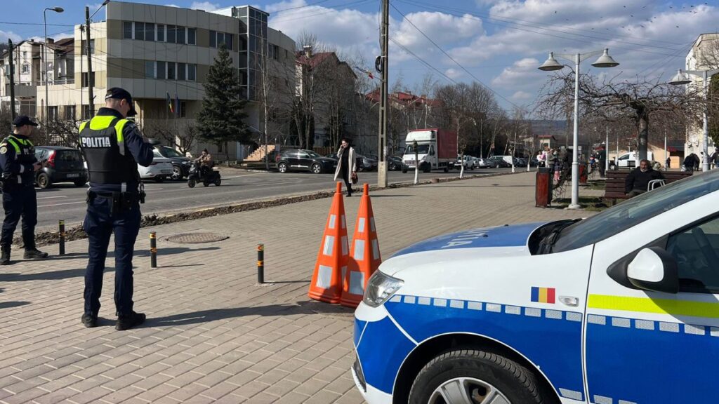 acesti-soferi-din-iasi-s-au-ales-cu-mari-dureri-de-cap-dupa-ce-au-fost-trasi-de-politisti-pe-dreapta