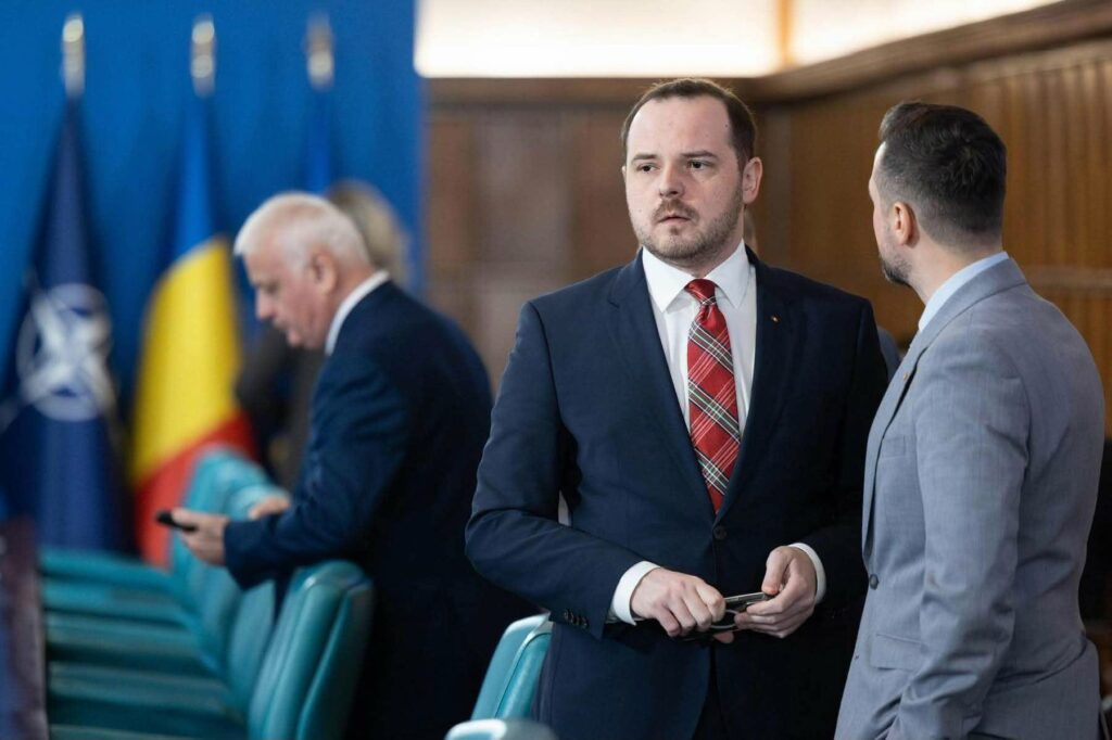 atat?-rogobete-critica-negocierile-pnl-usr-pentru-guvernul-muresan:-cine-ia-ce-functie.-cine-controleaza-ce-minister