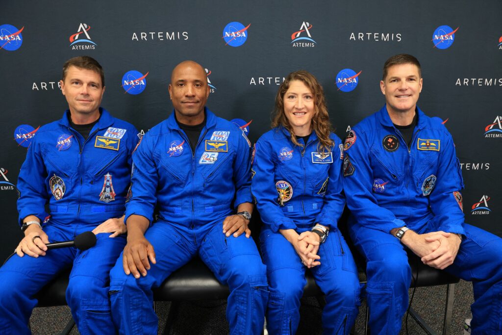 decizie-importanta-la-nasa.-doi-astronauti-din-misiunea-istorica-artemis-ii-schimba-directia