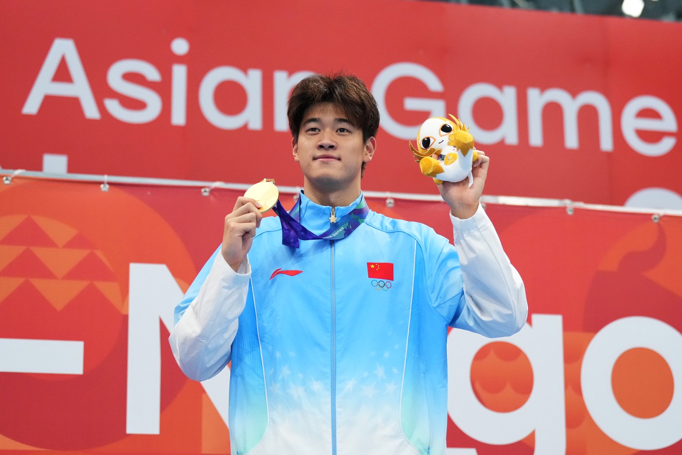 chinezii-sunt-la-picioarele-lui-zhanle-pan-dupa-ce-s-a-antrenat-cu-david-popovici