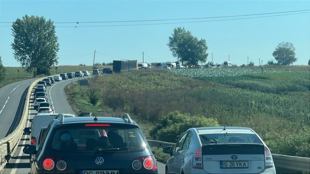 accident-rutier-pe-dn-28,-in-baltati.-au-fost-implicate-trei-persoane