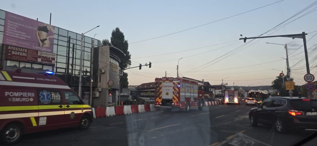 incendiu-la-o-cladire-dezafectata-din-municipiul-iasi.-pompierii-au-intervenit