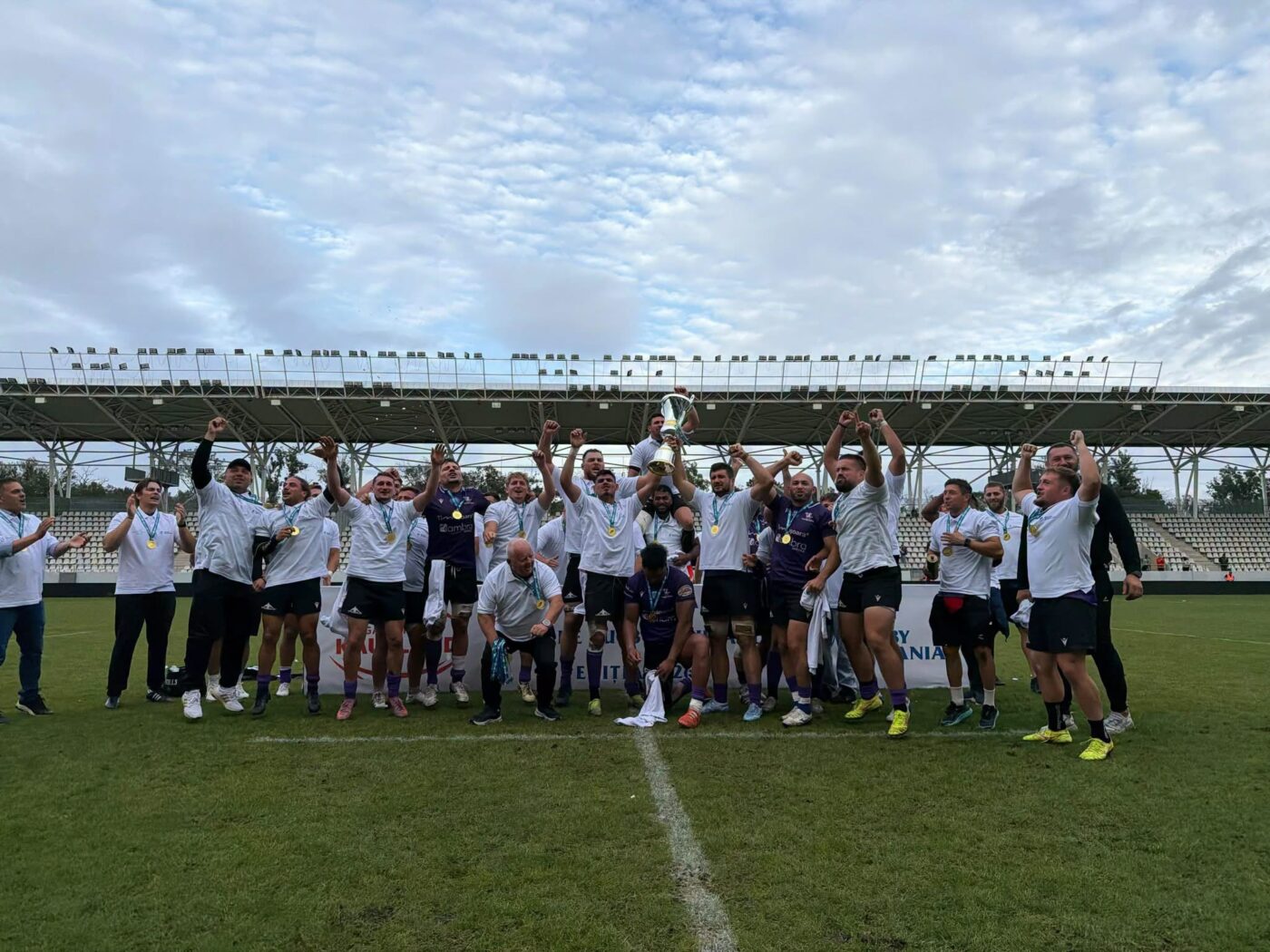 scm-timisoara,-noua-campioana-de-rugby-a-romaniei,-si-a-prezentat-trofeul-in-fata-fanilor:-nu-mai-e-legat-de-tactica,-e-legat-de-suflet,-de-curaj-si-de-mental