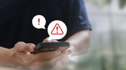circula-o-noua-frauda-online-cu-amenzi-de-parcare.-ce-mesaje-false-primesc-utilizatorii