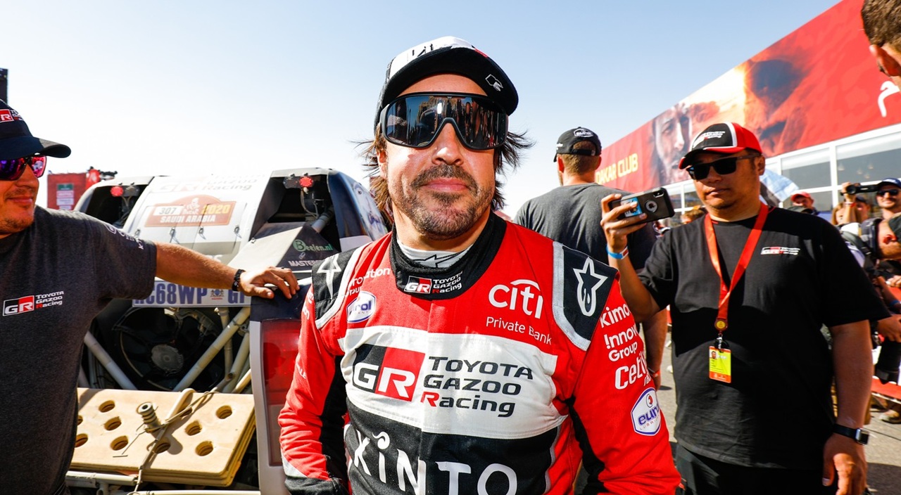 dacia-il-trimite-pe-fernando-alonso-la-dakar!-spaniolul-va-pilota-masina-care-a-castigat-in-2026