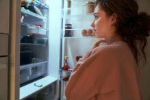 un-obicei-de-zi-cu-zi-este-asociat-cu-un-risc-cu-49%-mai-mare-de-aparitie-a-simptomelor-tulburarilor-de-alimentatie-la-adolescenti