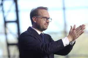 psd-ii-cere-lui-dominic-fritz-sa-demisioneze-de-la-conducerea-usr:-sa-renunte-la-sinecura-de-la-partid,-platita-cu-mii-de-euro-din-banii-de-subventie-ai-usr