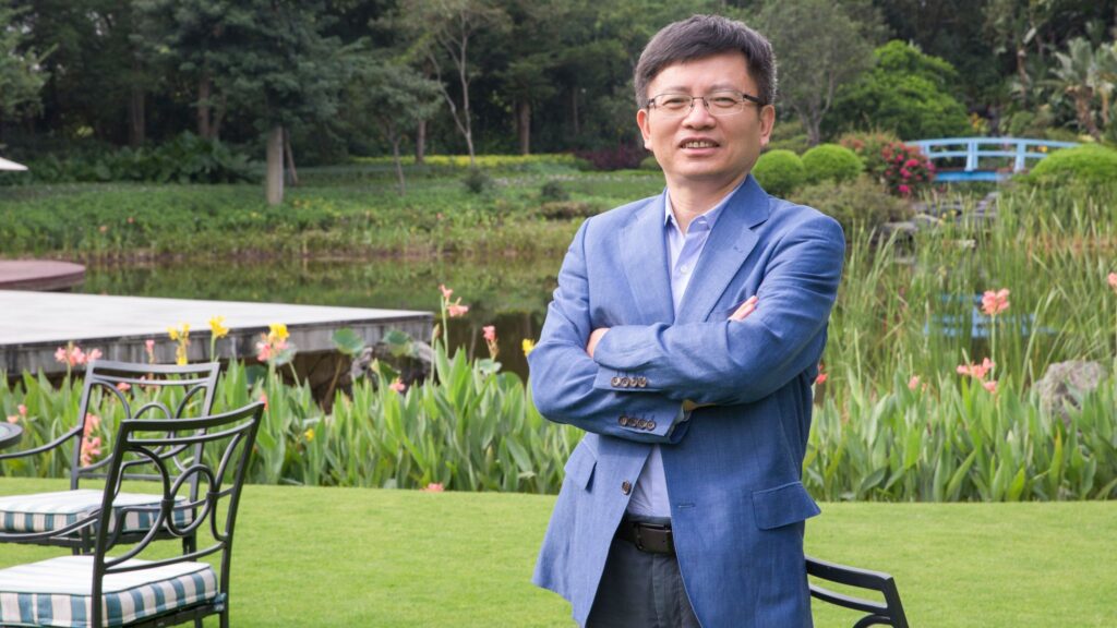 huawei,-compania-care-nu-vrea-sa-se-extinda.-o-discutie-cu-jiang-xisheng-despre-actionariat,-criza,-supravietuire-si-viitor