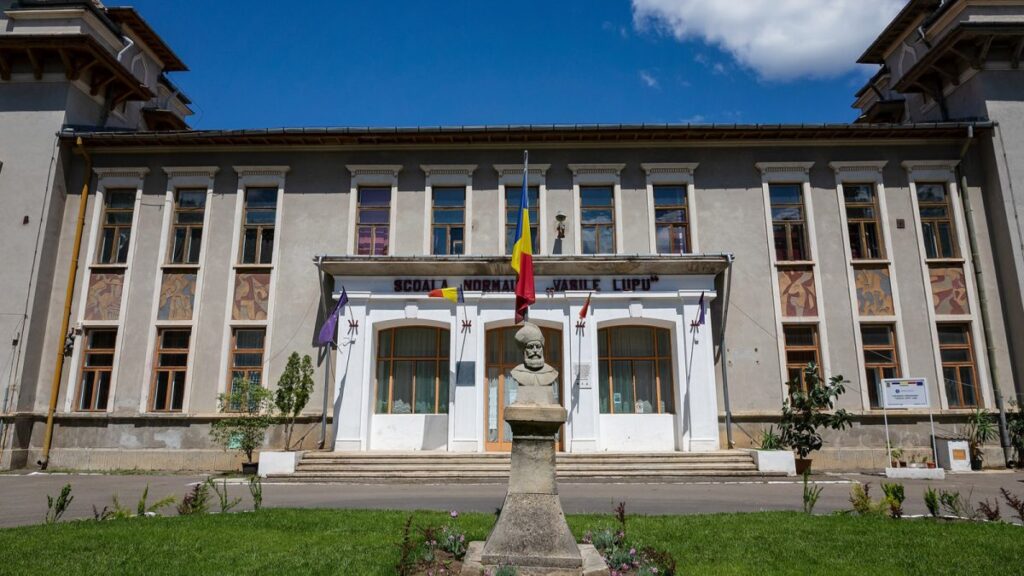 s-a-terminat-linistea-la-colegiul-pedagogic-din-iasi!-ministerul-cere-socoteala-conducerii-in-cazul-profesoarei-batute