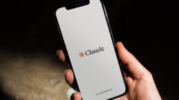 anthropic-va-pedepsi-utilizatorii-care-maltrateaza-chatbot-ul-claude