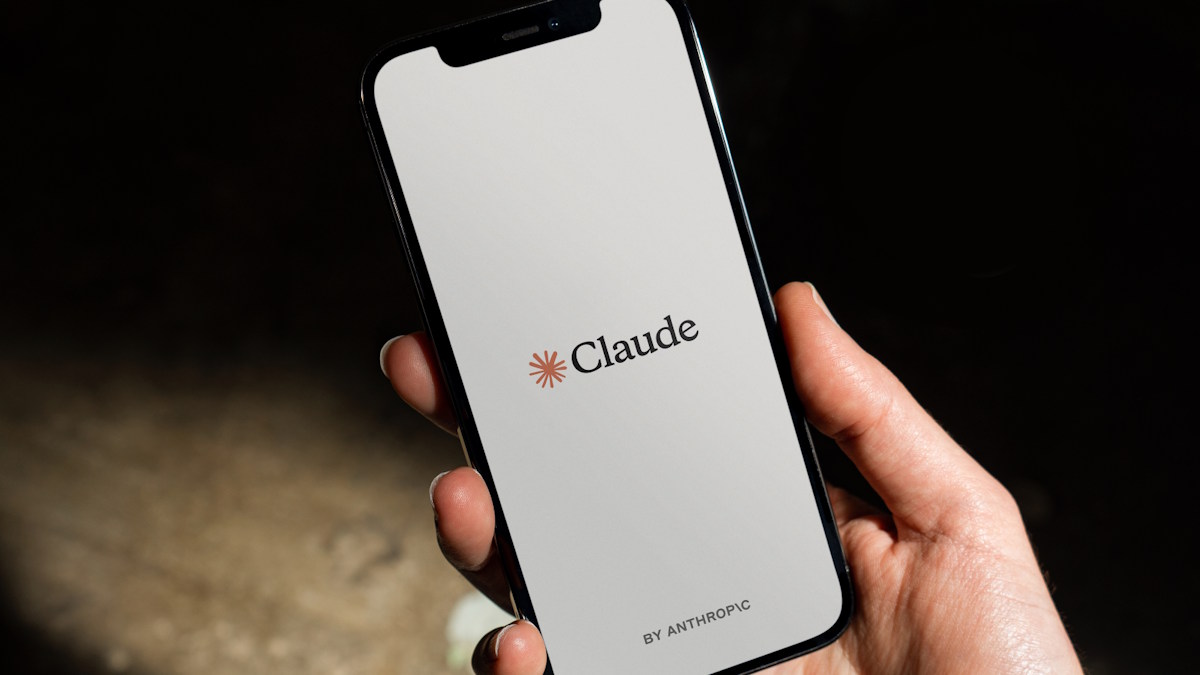 anthropic-va-pedepsi-utilizatorii-care-maltrateaza-chatbot-ul-claude