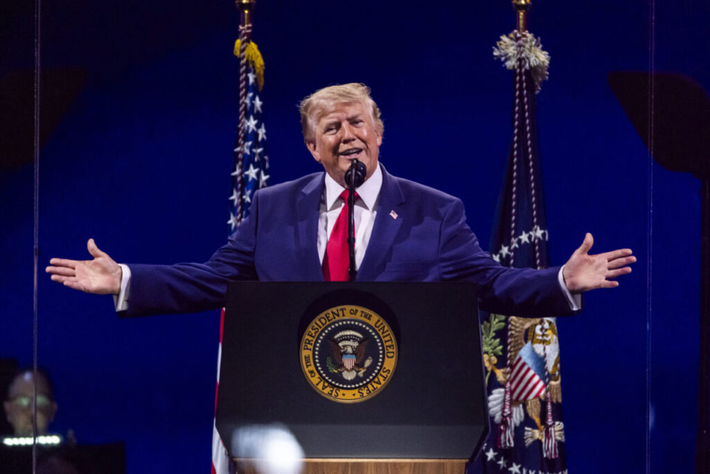donald-trump-vrea-sa-schimbe-numele-atlanticului-sau-pacificului-in-oceanul-trump.-trebuie-sa-il-avem-inainte-sa-plec-din-functie
