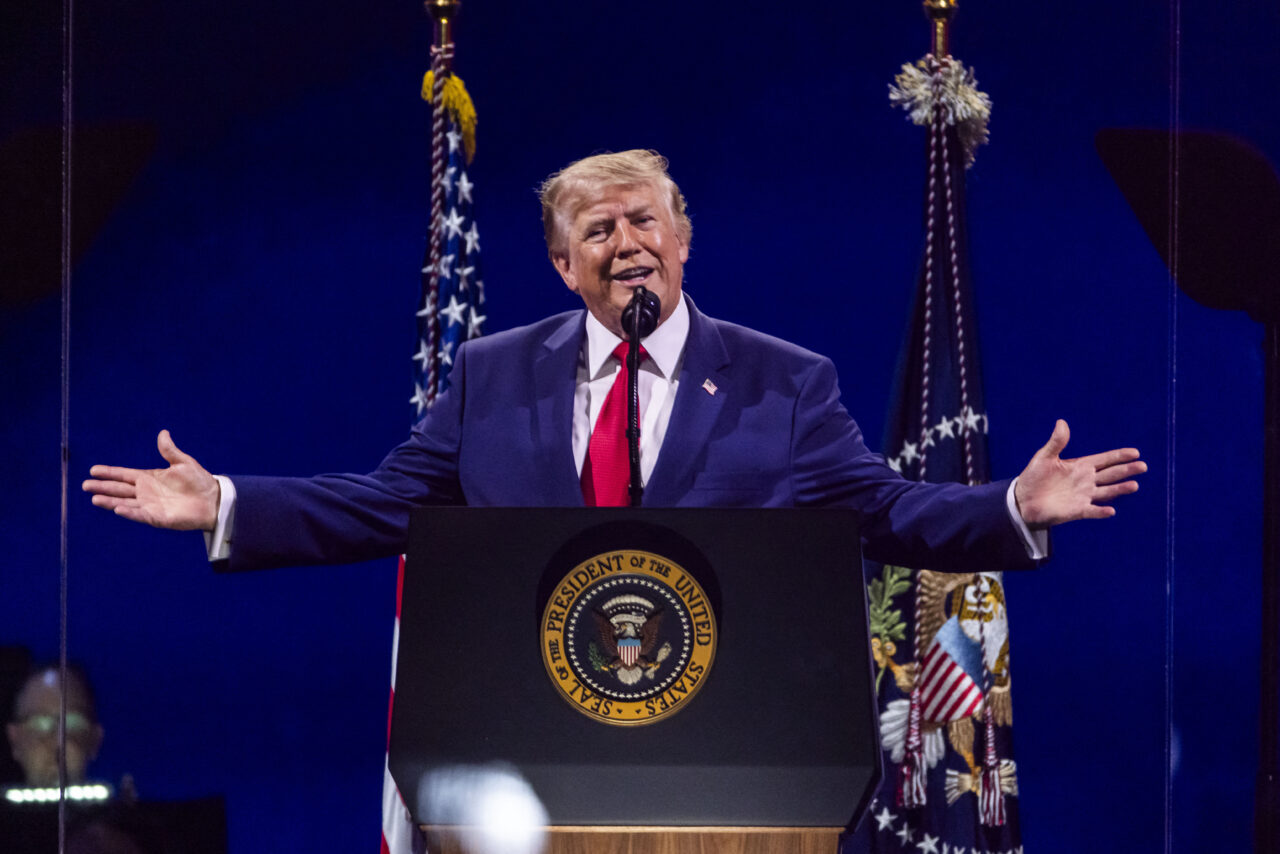 donald-trump-vrea-sa-schimbe-numele-atlanticului-sau-pacificului-in-oceanul-trump.-trebuie-sa-il-avem-inainte-sa-plec-din-functie