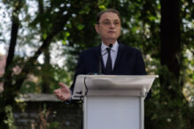 saptamana-decisiva-pentru-formarea-guvernului-luca-niculescu-are-patru-zile-sa-gaseasca-233-de-voturi.-in-caz-contrar,-ar-putea-depune-mandatul