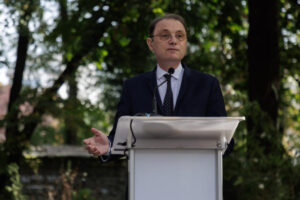 saptamana-decisiva-pentru-formarea-guvernului-luca-niculescu-are-patru-zile-sa-gaseasca-233-de-voturi.-in-caz-contrar,-ar-putea-depune-mandatul