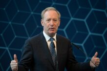 presedintele-microsoft-cere-reglementarea-ai-si-obligatii-legale-pentru-sistemele-autonome-scapate-de-sub-control