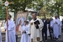 procesiune-in-cinstea-sfantului-papa-ioan-paul-al-ii-lea-pe-strazile-capitalei