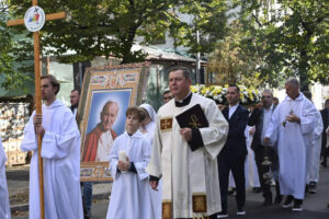 procesiune-in-cinstea-sfantului-papa-ioan-paul-al-ii-lea-pe-strazile-capitalei