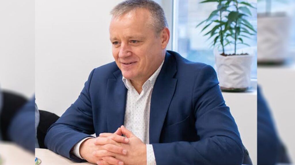 copiii-internati-la-spitalul-sfanta-maria-din-iasi-au-primit-paturi-suplimentare,-iar-apa-calda-este-asigurata-de-panourile-solare.-gheorghe-diaconu:-intentionam-sa-achizitionam-boilere