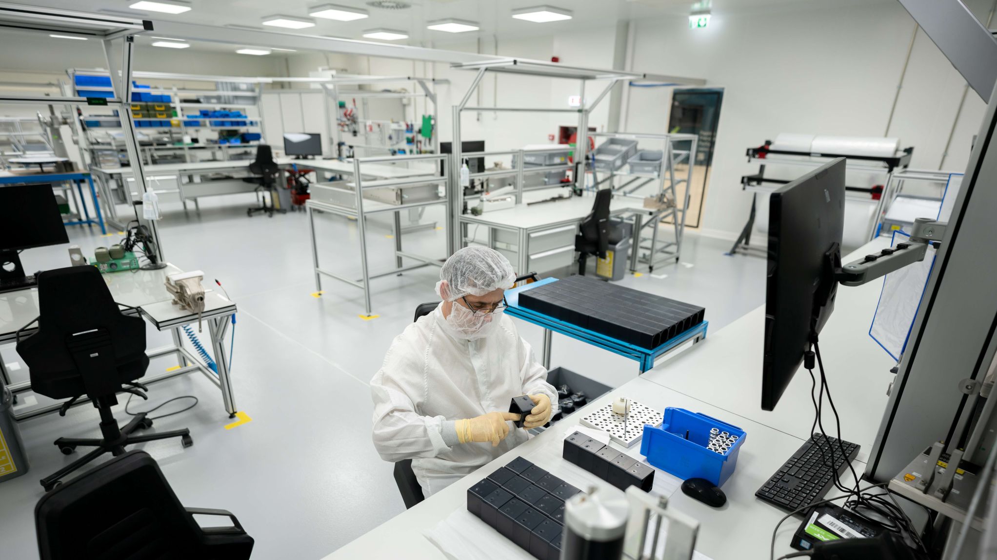 am-vizitat-fabrica-vat-din-arad,-unde-se-produc-componente-pentru-industria-globala-de-semiconductori