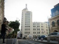 orange-romania-vinde-palatul-telefoanelor,-primul-zgarie-nori-al-bucurestiului,-pe-calea-victoriei,-unde-dedeman,-afi,-hagag-si-one-united-au-investit-sute-de-milioane-de-euro.-ce-s-ar-putea-intampla-cu-cladirea-art-deco,-pe-viitor