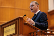 luca-niculescu,-primul-discurs-in-calitate-de-premier:-incheiem-astfel-azi-cinci-luni-si-jumatate-de-criza-politica”