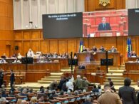 in-discursul-de-dinaintea-votului,-premierul-desemnat-luca-niculescu-a-promis-de-toate-pentru-toti:-pensiile-vor-fi-indexate,-familiile-cu-venituri-mici-vor-avea-sprijin,-se-elimina-impozite,-salariile-vor-creste,-investitii-in-energie,-irigatii-pentru-ag