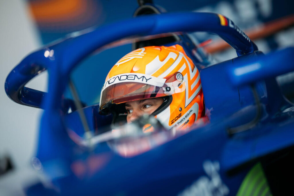 zoe-florescu-potolea-a-efectuat-teste-pe-simulatorul-profesional-al-lui-max-verstappen!-este-ireal