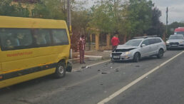 accident-intre-un-autoturism-si-un-microbuz-scolar,-in-popricani.-un-copil-de-14-ani-si-soferul-au-ajuns-la-spital